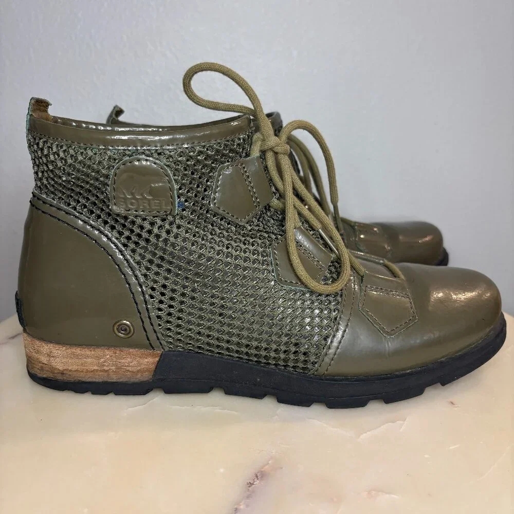 Sorel Major Lace Mesh Boot size 9 Army Green